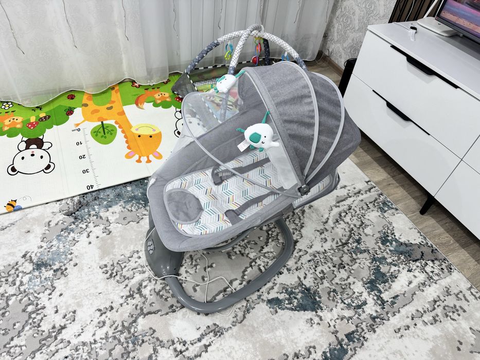 Продам шезлонг детский новый