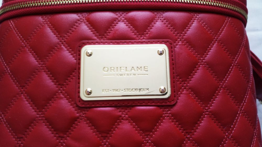 Бьюти кейс Орифлейм красный