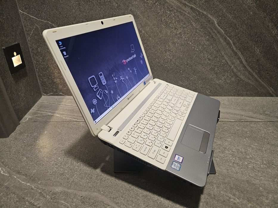Отличный Ноутбук Acer (core i5/6ОЗУ/500HDD)