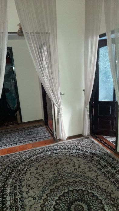 Qoyliq massiv 5 uy sotiladi 4 hona 4 etaj holati yahwi  88000$