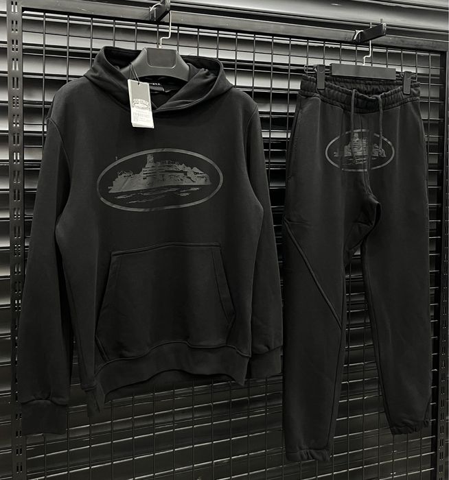 Мъжки екипи Trapstar Shooters / Corteiz / Essentials / Syna World / Cortiez / Denim Tears / Nike Tech Fleece / Sp5der