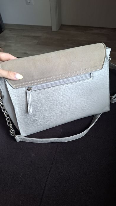 Продавам дамски чанти на символични цени