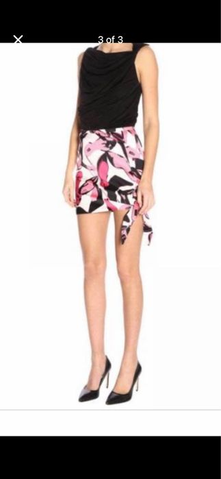 Пола Pinko с интересен елемент и десен