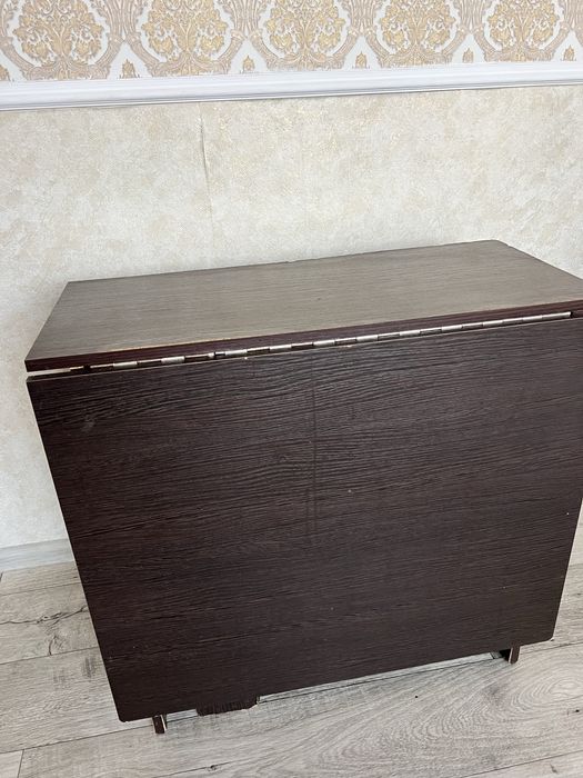 Продам , стол - тумба .