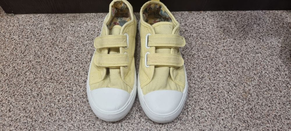 Продам кеды в хорошем состоянии