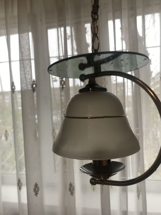 Продам   люстры.