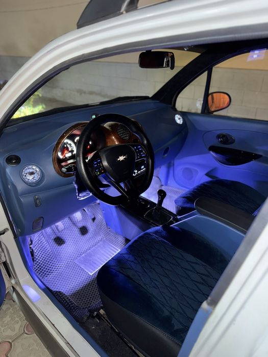 Avto Tyuning.  Tyuning Avto xizmati alikantara salon pakraska