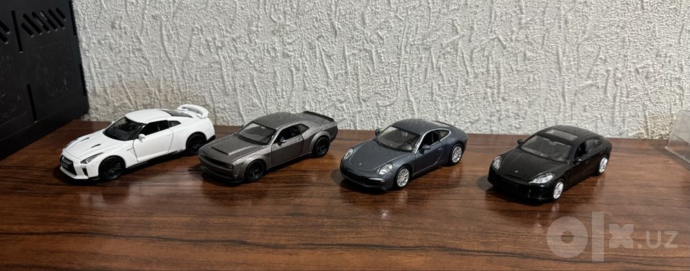 Машинки 1:24, RMZ City фирма