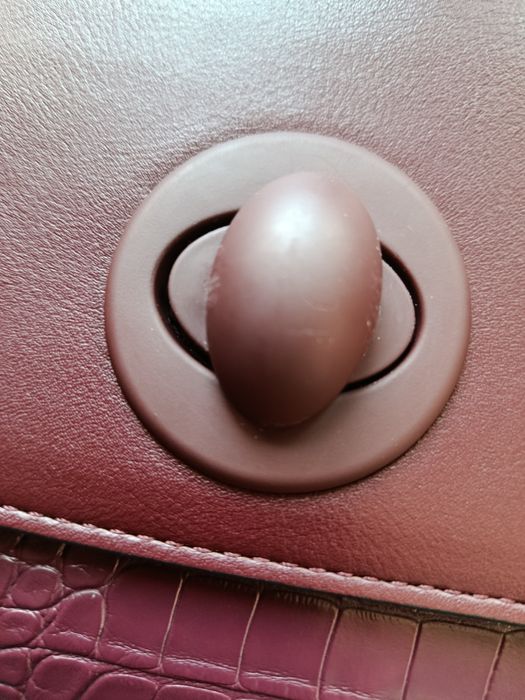 Чанта в цвят бордо