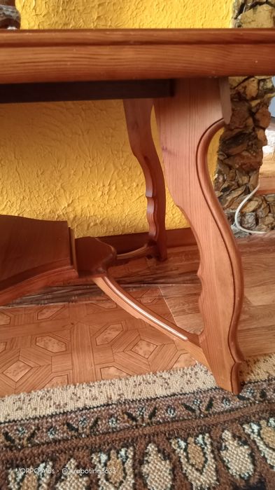 Прекрасный стол ,дерево листайте карусель