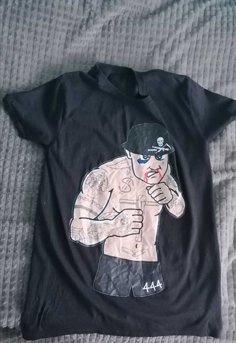 Тениска на призрак