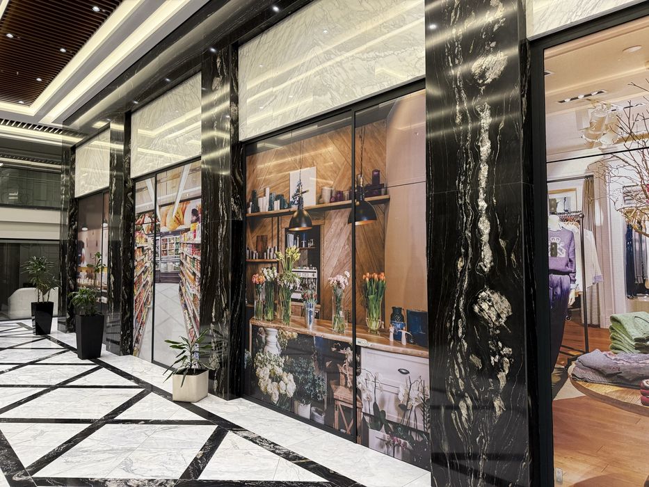 Продаю свой бутик премиум класса который находиться в Nest One.