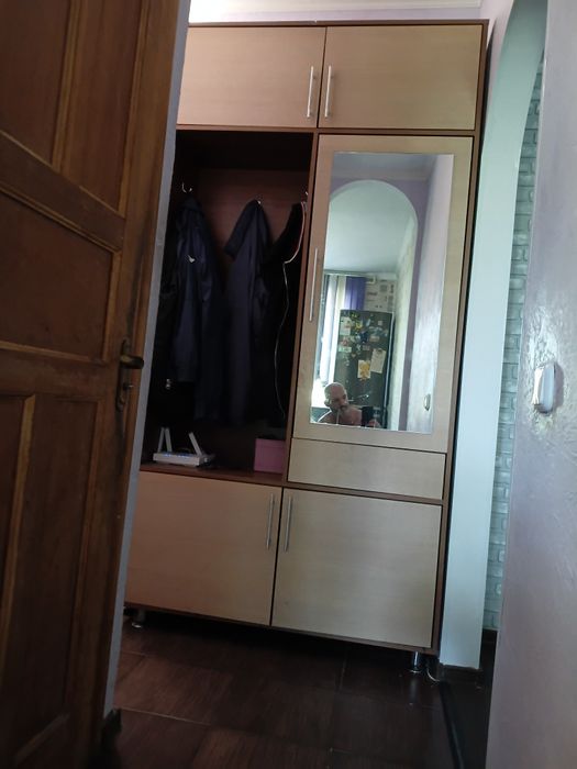 Шкаф в прихожей с зеркалом