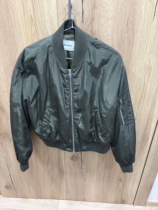 Продавам запазени дрехи в размер хс/с.