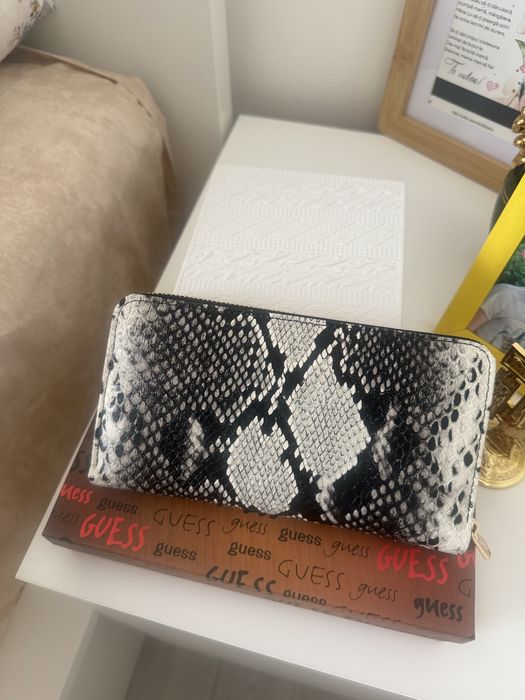 Portofel guess nou