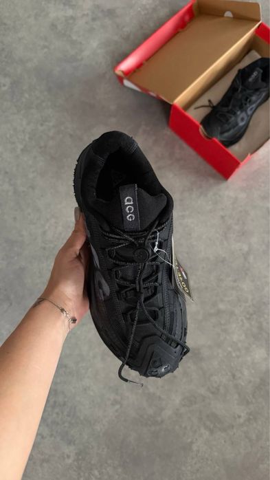 Acg MOUNTAIN Fly 2 Low “Triple Black”