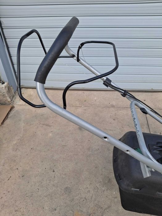 Бензинова самоходна косачка