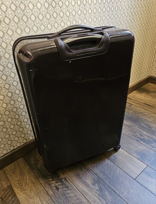 Чемодан Delsey на колёсиках