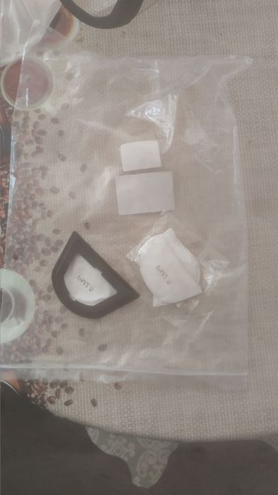 Предпазна маска,като чиста нова