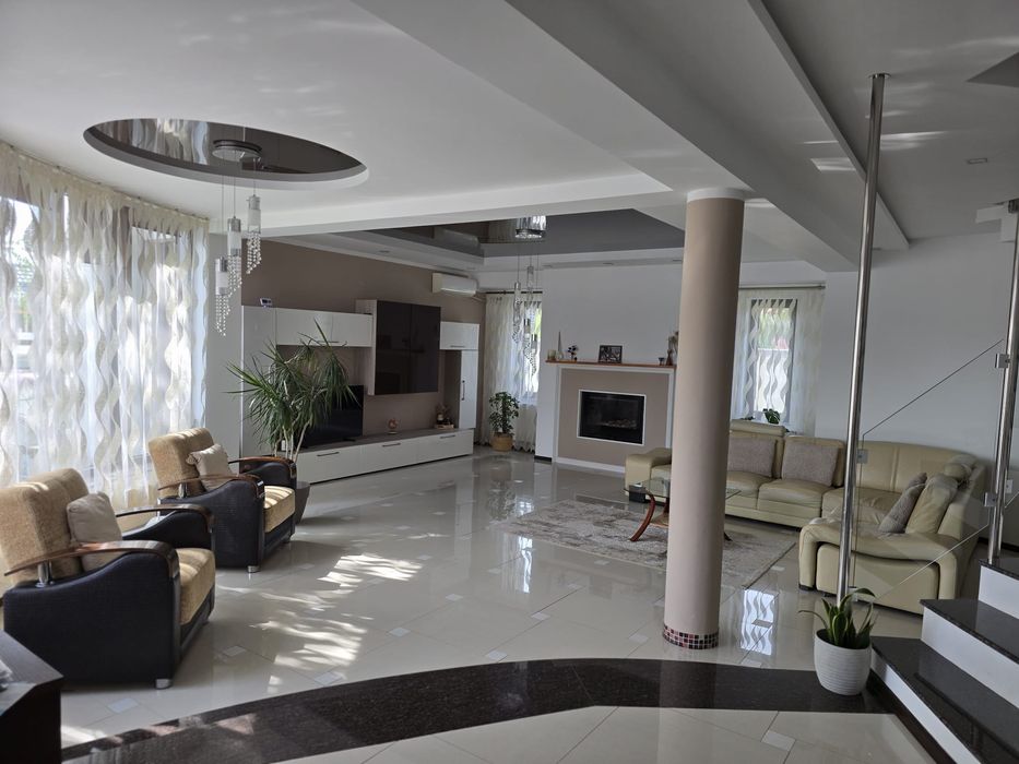 Proprietate exclusivista cu piscina -design modern și finisaje premium  Bucov/Pleasa