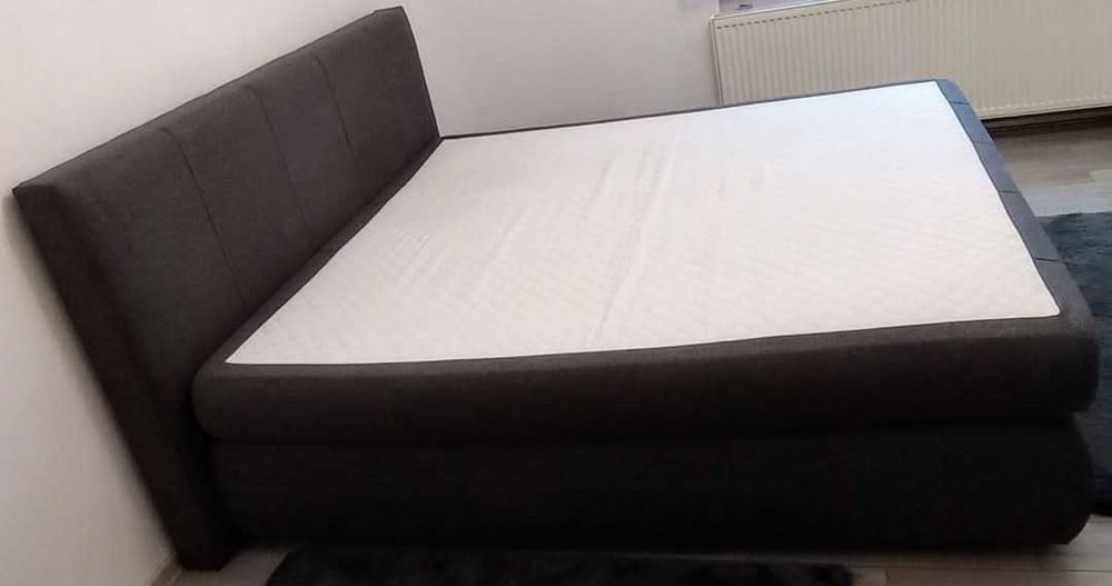 Pat boxspring ca nou.