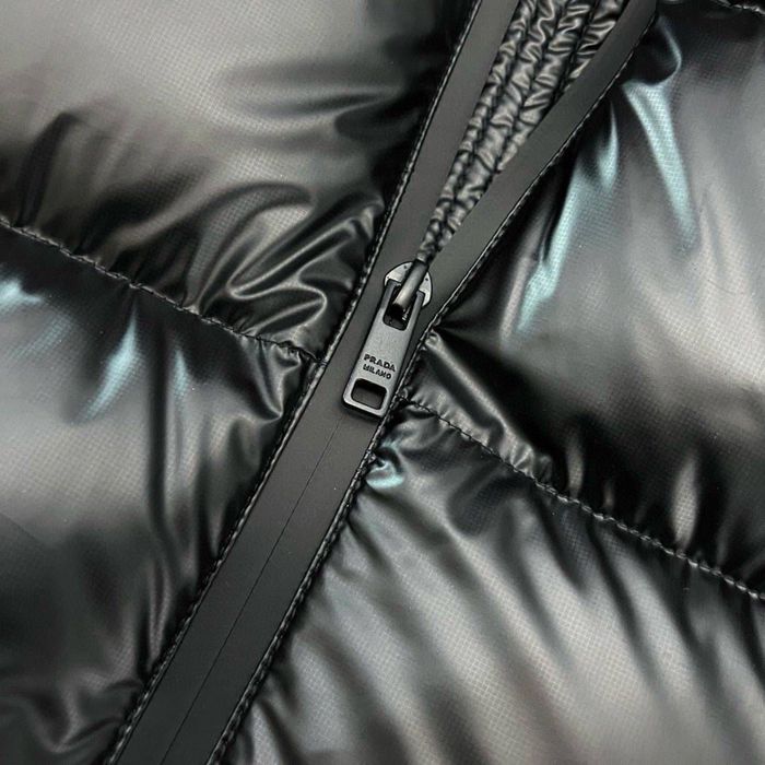 Geaca Prada , calitate premium , pe stoc , M , noua