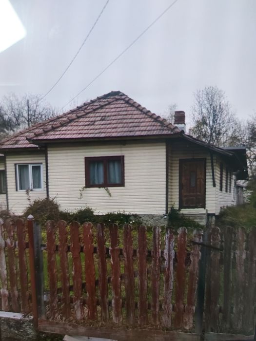 Casă bătrânească +teren