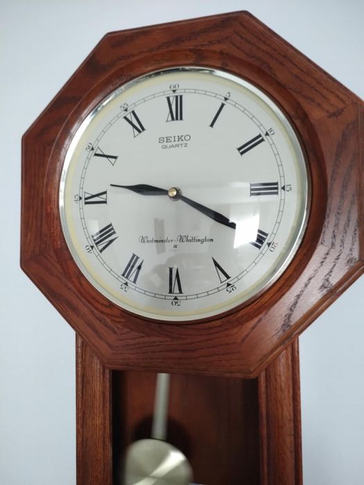 Ceas de perete seiko din lemn