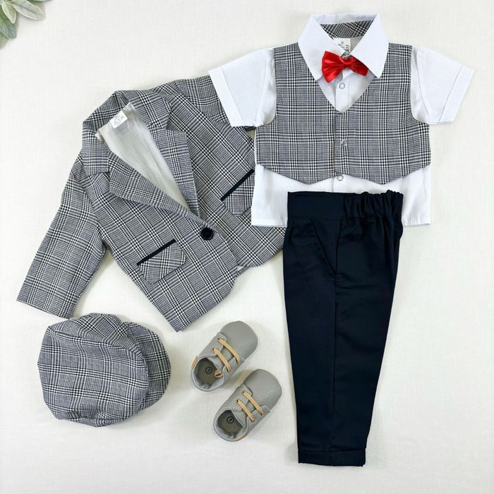 Costum pentru botez