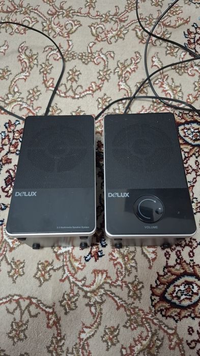 Компьютерные колонки  Delux