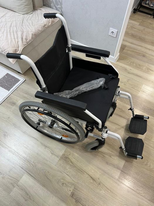 Инвалидное кресло (новое)
