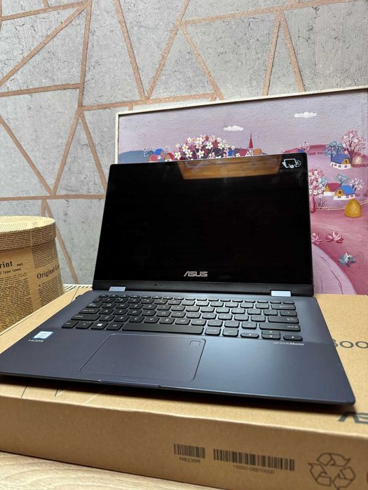 Laptop Asus 8145u cu ecran tactil