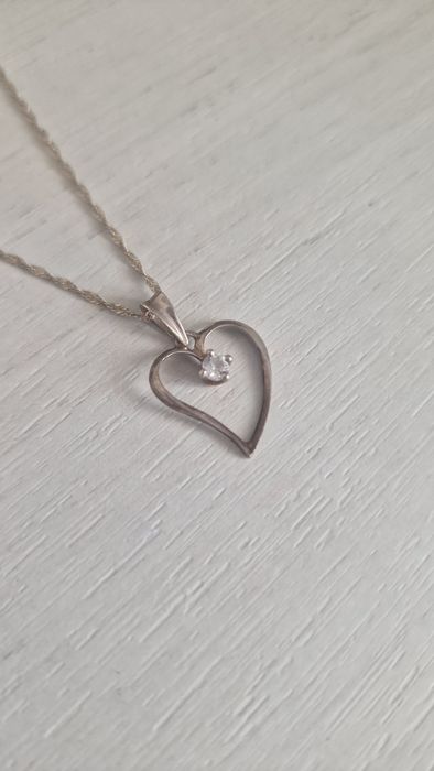 Сребърен синджир със сърце
