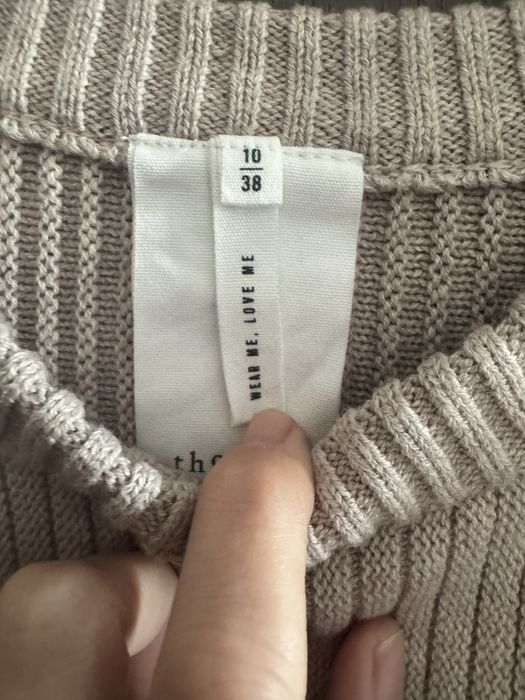 Жесток оувърсайз пуловер М-Л размер