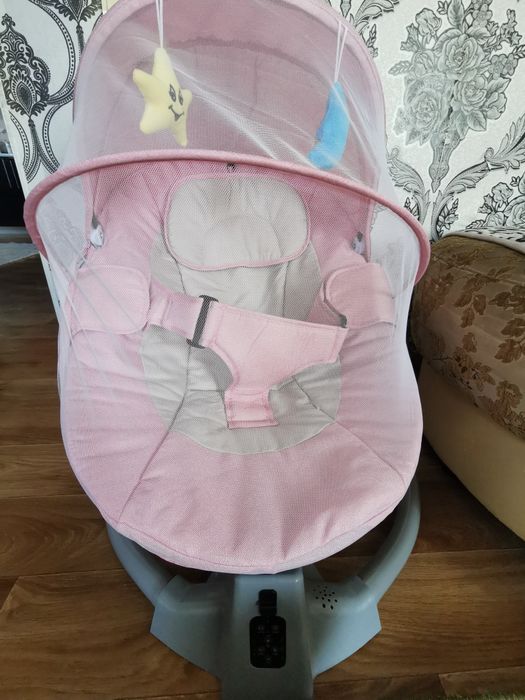 Шезлонг розовый новый