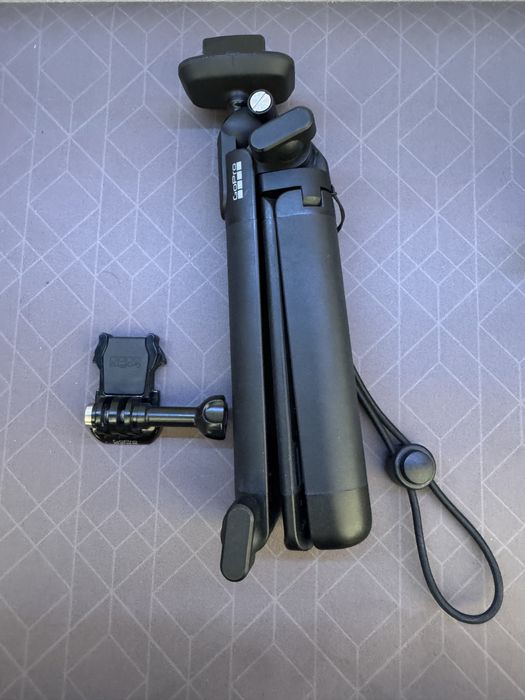 GoPro Hero 11 Black + 2 Baterii + Alte accesorii