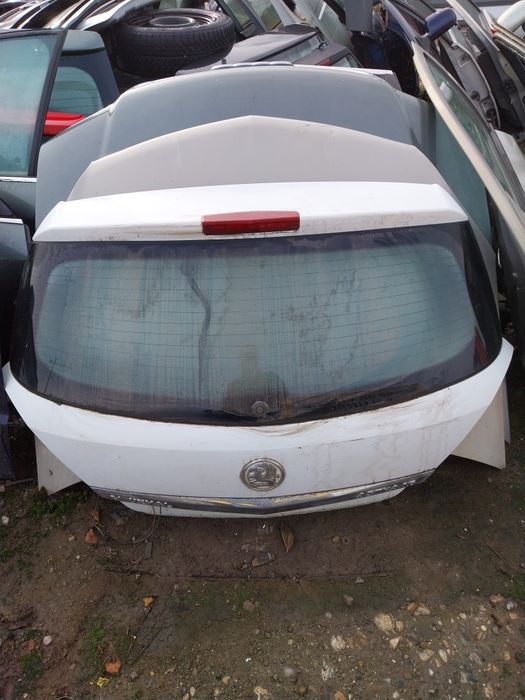 Hayin spate cu luneta opel astra H hatchkback
