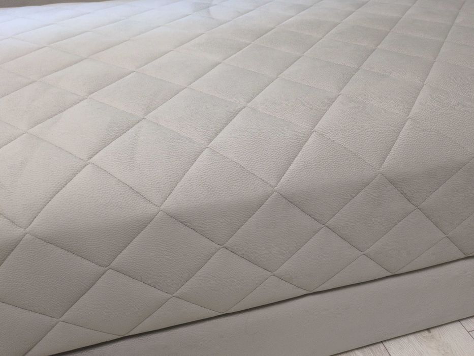 Тапицирани поръчкови легла - 2 броя