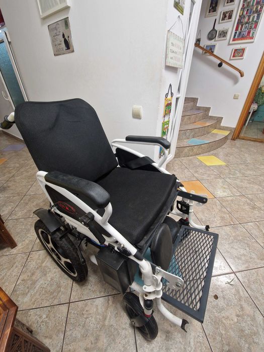 Scaun cu rotile electric din aluminiu ANTAR AT52313 pentru persoane cu handicap