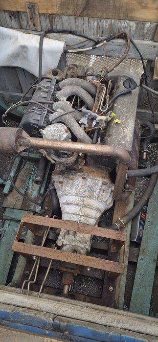 Двигател за лодка  мерцедес 2000 дизел