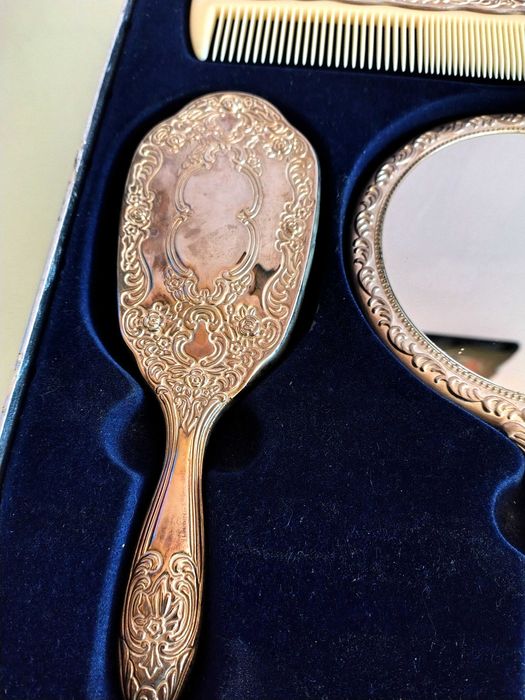 Луксозен Дамски Посребрен Комплект