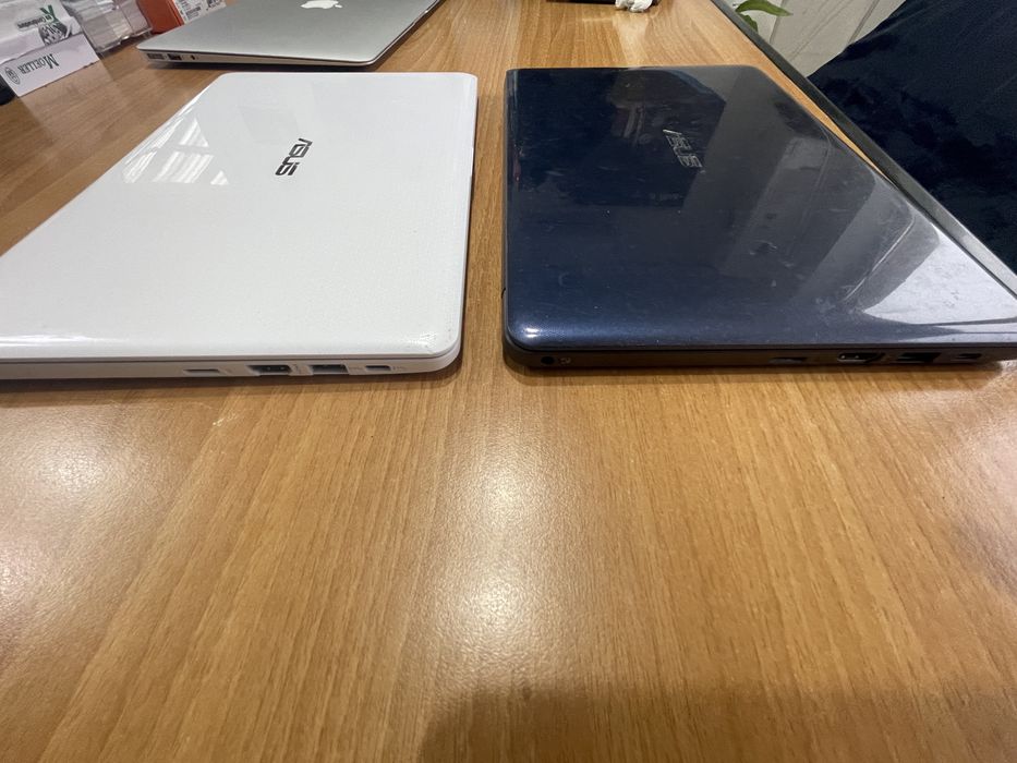 Laptop Asus 2 bucati nefunctionale ptr piese
