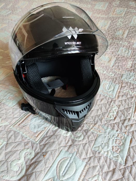 Мотошлем для байкера