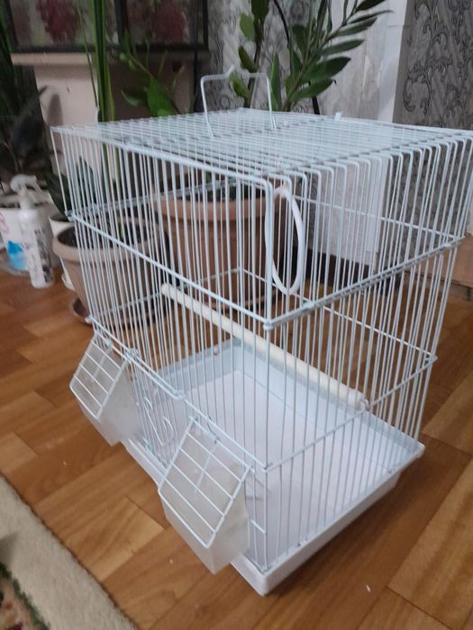 Продам клетку для попугая