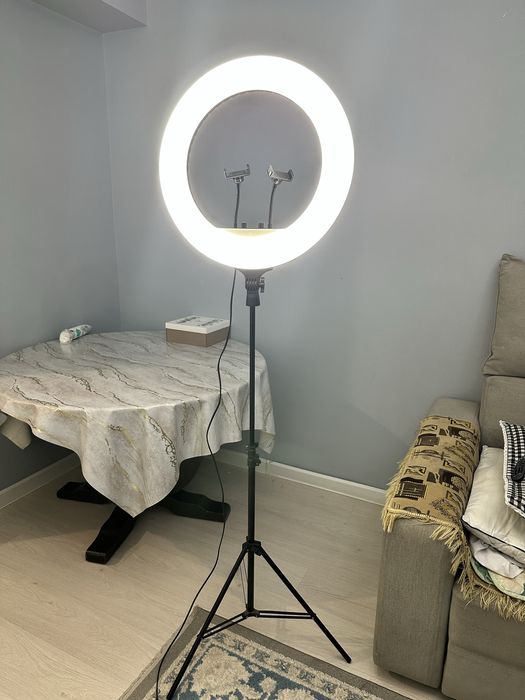 Продам кольцевую лампу