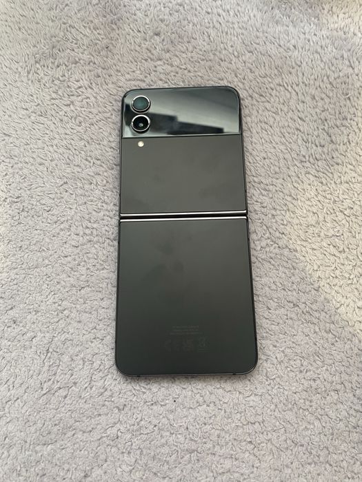 Samsung Galaxy Z Flip 4