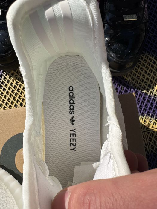 Yeezy 350v2 Triple White