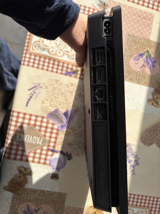 Ps4 slim foarte bun!