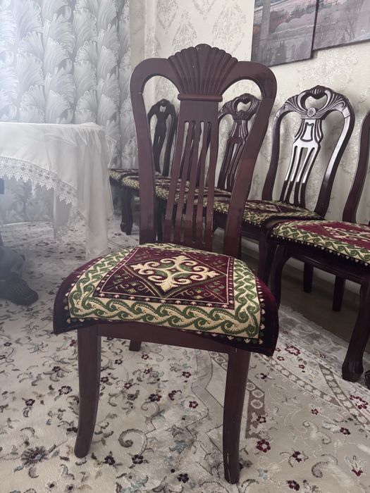 Продам стол и стулья