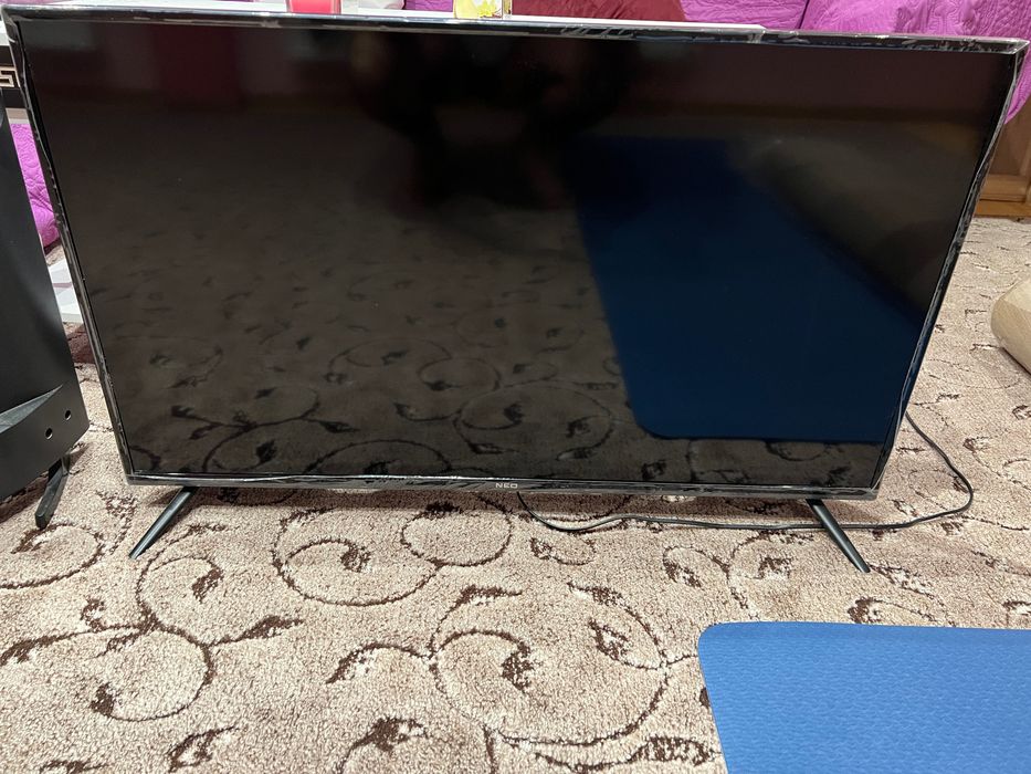 NEO 40 инча за части